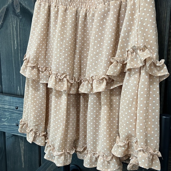 FAVLUX Off The Shoulder Ruffle Dress M Polka Dot Boho Chic Tiered Tan Stretch - Picture 7 of 9